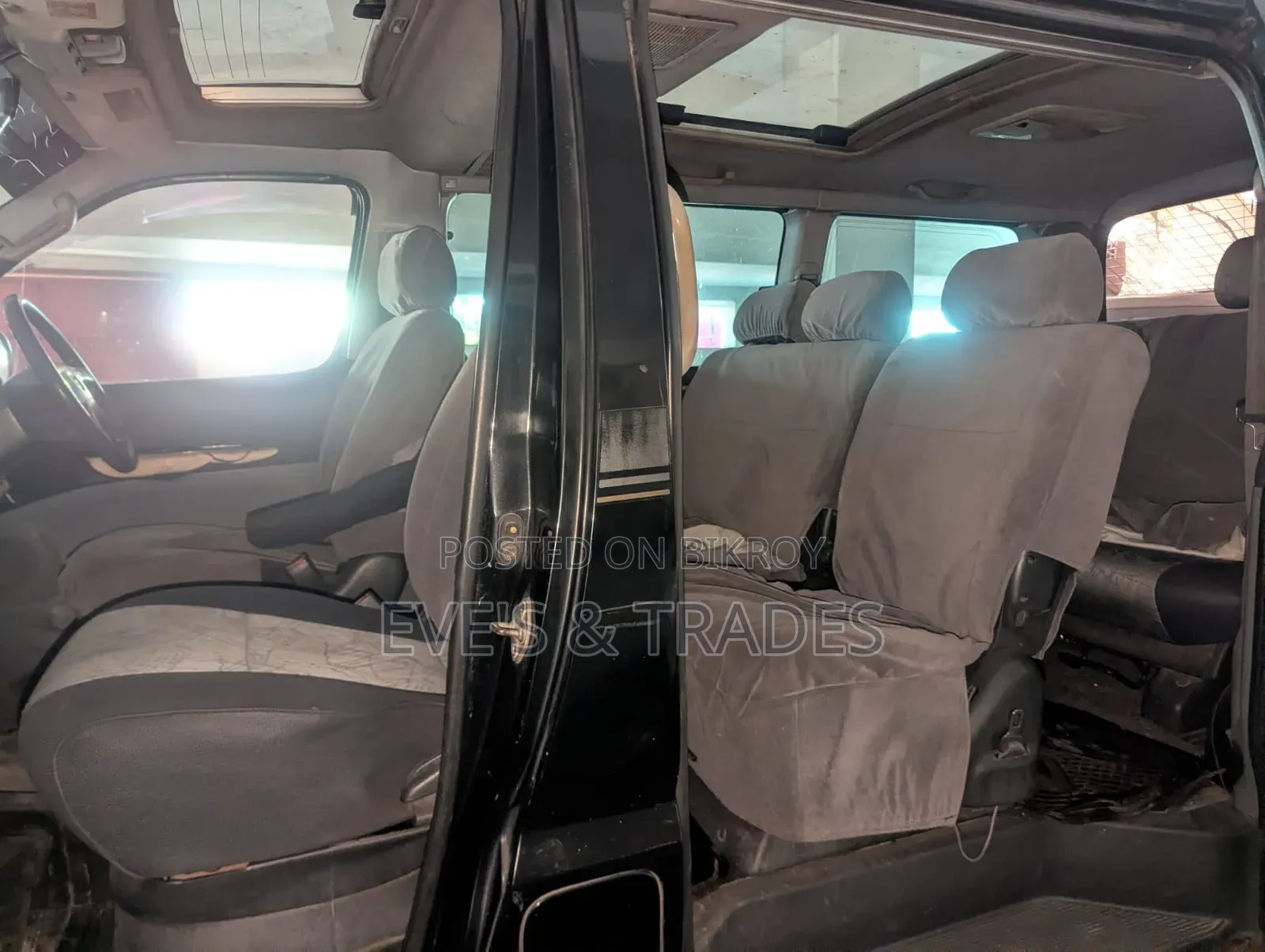 Toyota HiAce 2002 Black