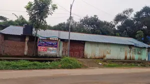 গোডাউন ভাড়া দেওয়া হবে।