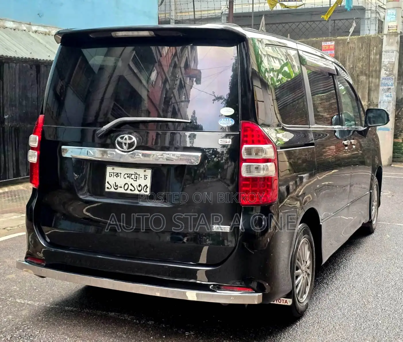 Toyota Noah 2010 Black
