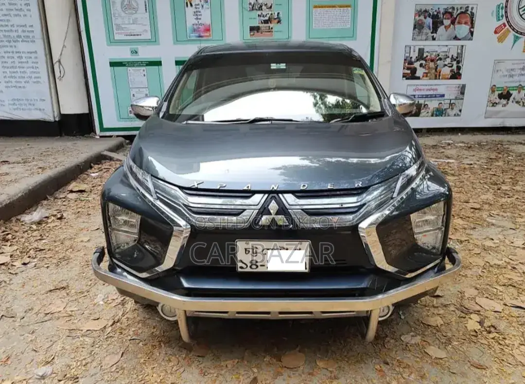 মিতসুবিশি এক্সপ্যান্ডার ২০২১ গ্রে