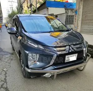 মিতসুবিশি এক্সপ্যান্ডার ২০২১ গ্রে