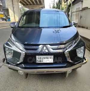 মিতসুবিশি এক্সপ্যান্ডার ২০২১ গ্রে