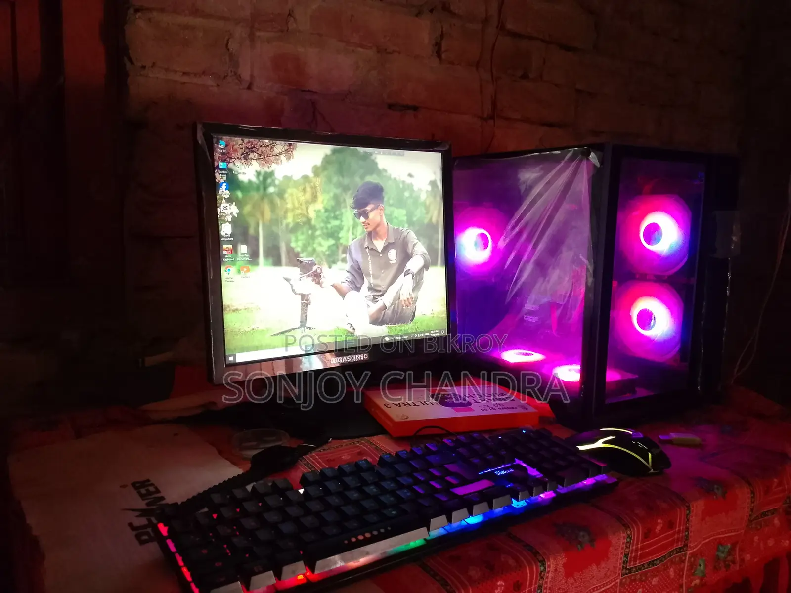 Gigabyte GA-H110MSTX-HD3-ZK 8GB Intel Core I5 SSD 128GB