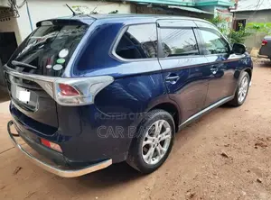 Mitsubishi Outlander 2013 Blue