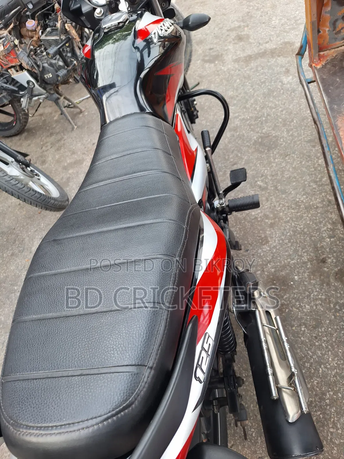 Bajaj Discover 125 2022 Black