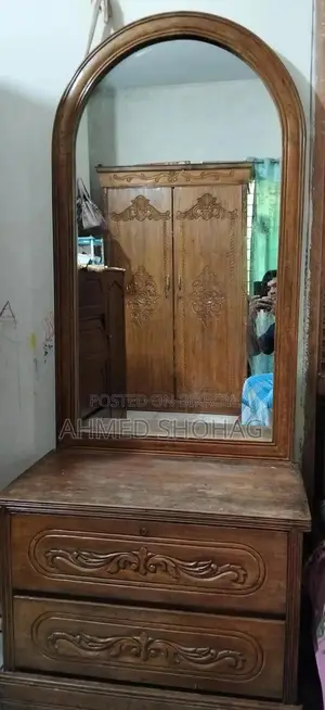 Sale a Dressing Table