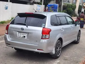 Toyota Corolla Fielder 1.5 Hybrid FWD 2015 Silver