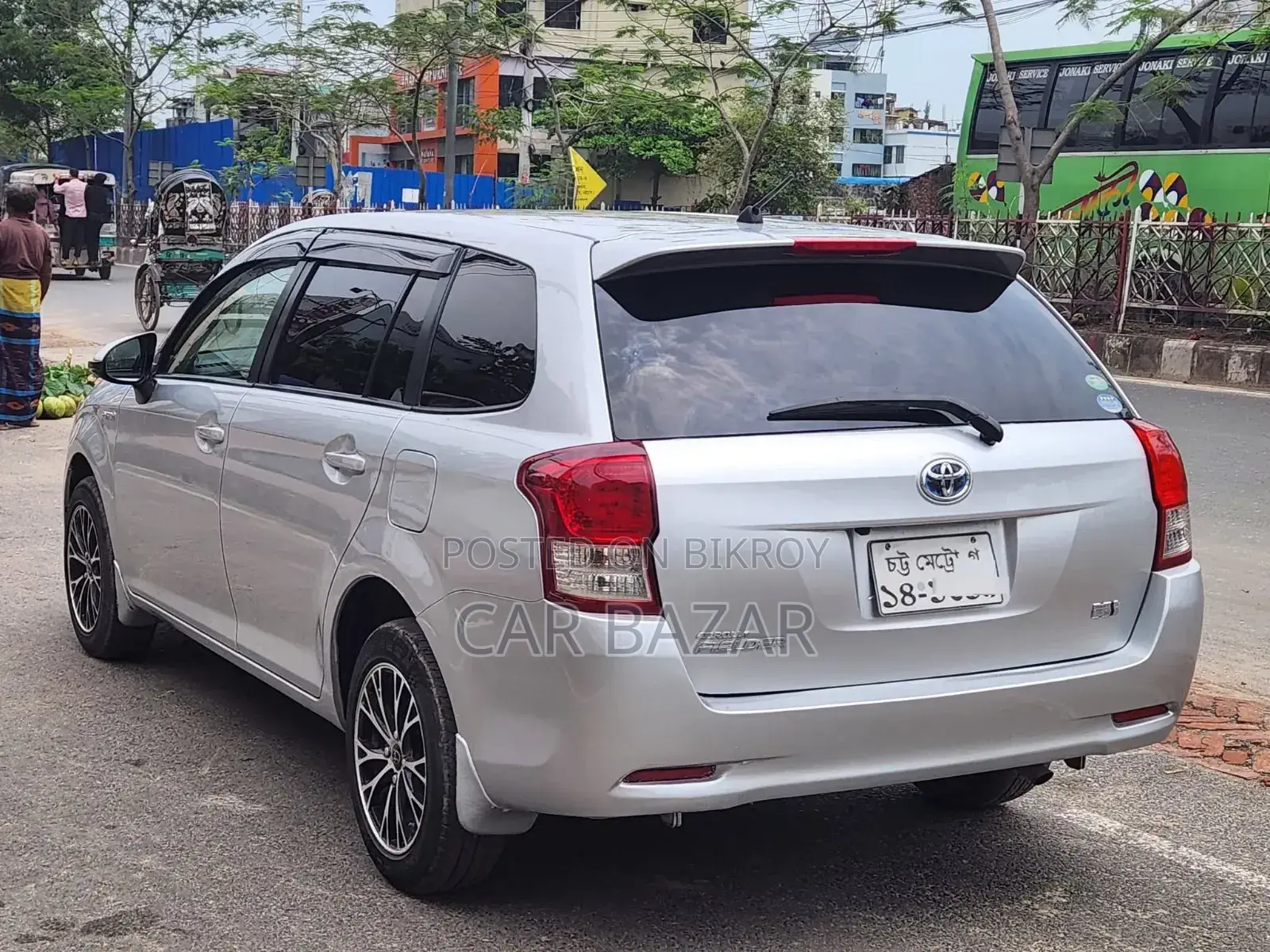 Toyota Corolla Fielder 1.5 Hybrid FWD 2015 Silver