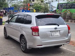 Toyota Corolla Fielder 1.5 Hybrid FWD 2015 Silver