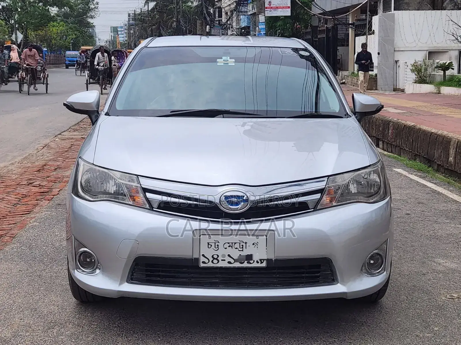 Toyota Corolla Fielder 1.5 Hybrid FWD 2015 Silver