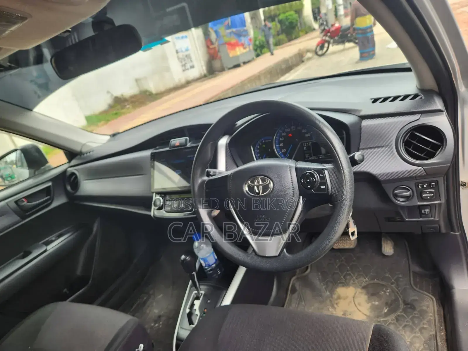 Toyota Corolla Fielder 1.5 Hybrid FWD 2015 Silver