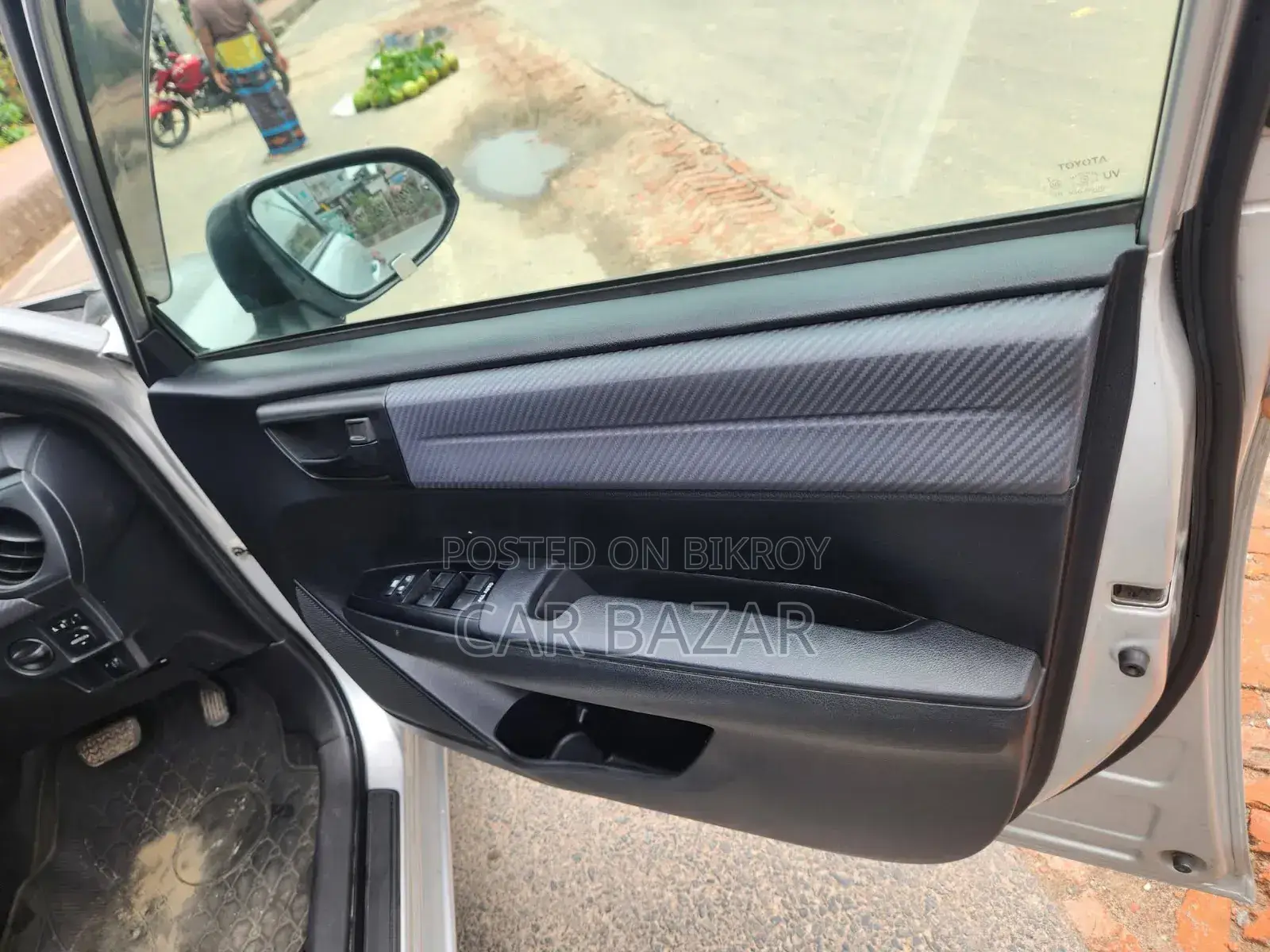 Toyota Corolla Fielder 1.5 Hybrid FWD 2015 Silver