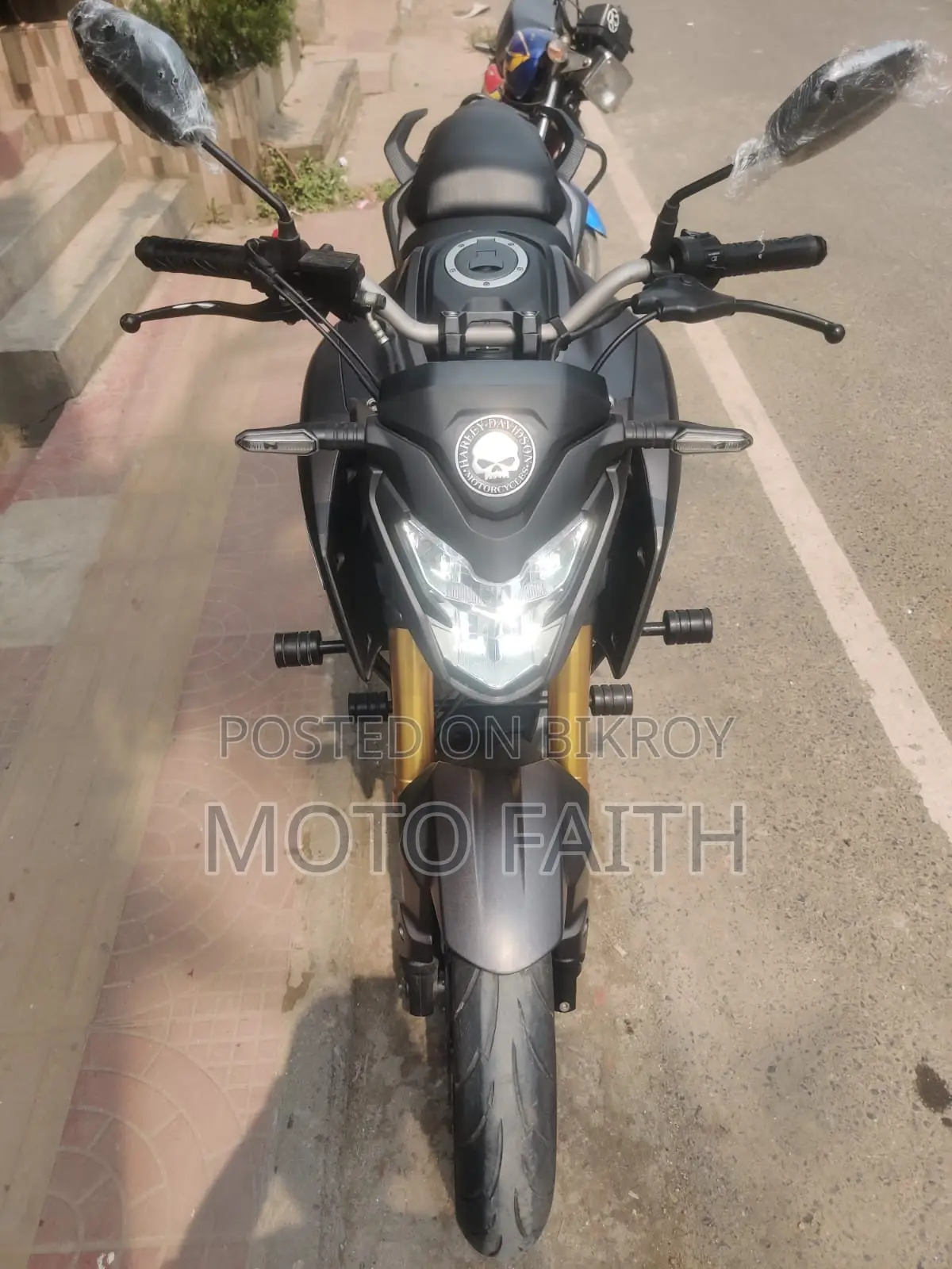 Honda Hornet 2025 Gray