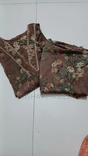 ব্যবহৃত লেডিস ড্রেস