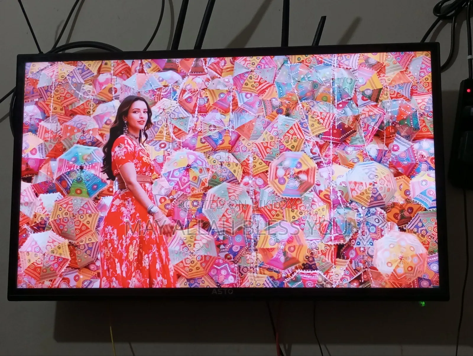 32" Smart LED TV