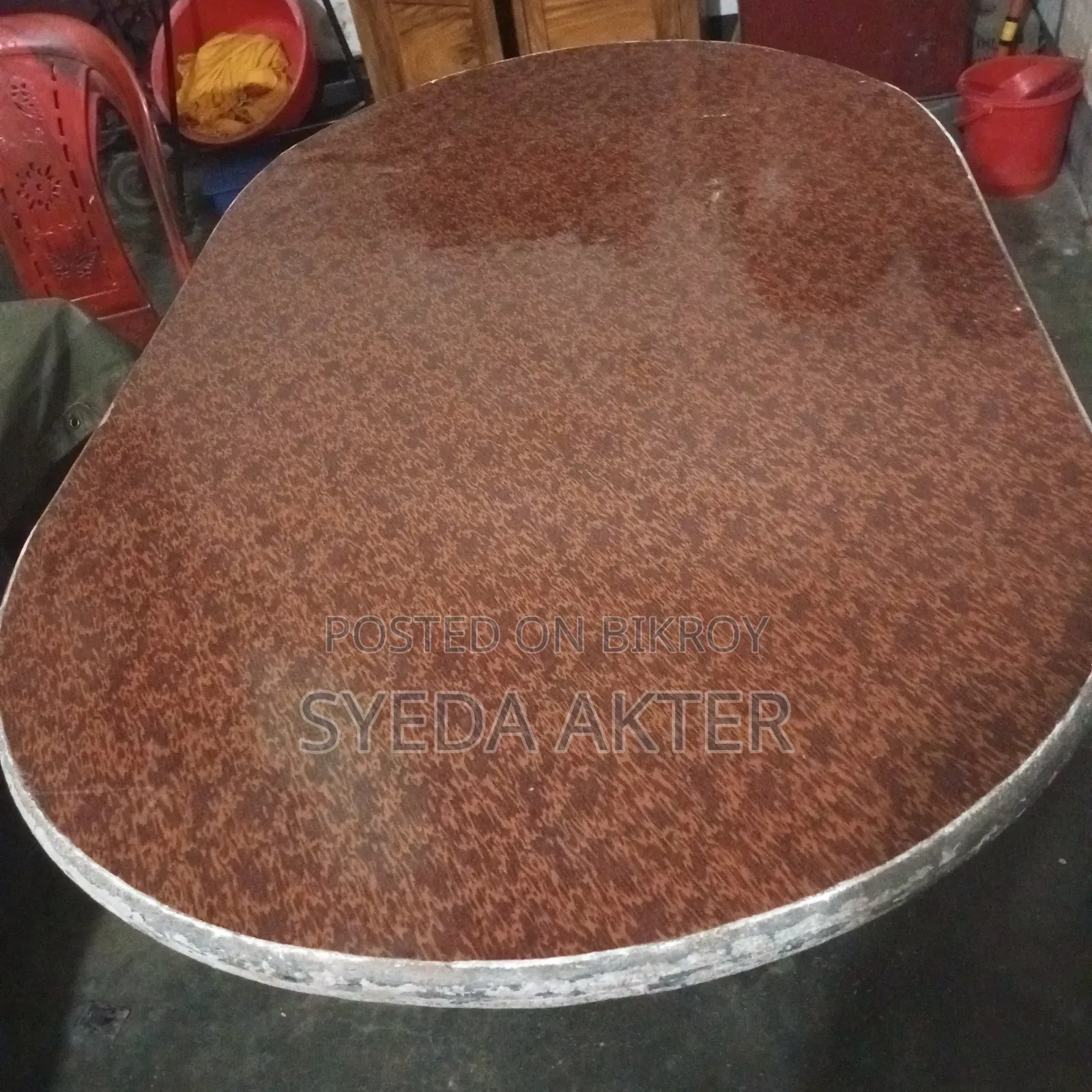 ছয় সিটের ডাইনিং টেবিল