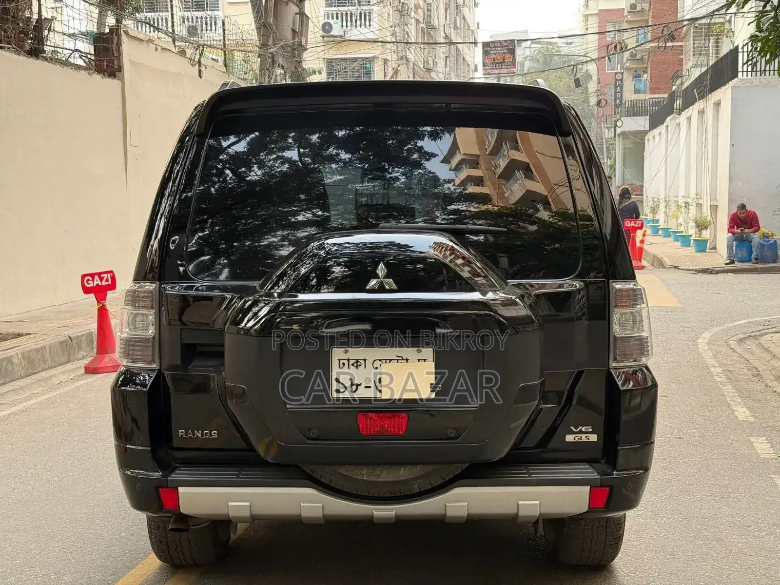 মিতসুবিশি পাজেরো ২০১৮ ব্ল্যাক