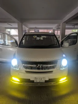 Hyundai H1 2011 White