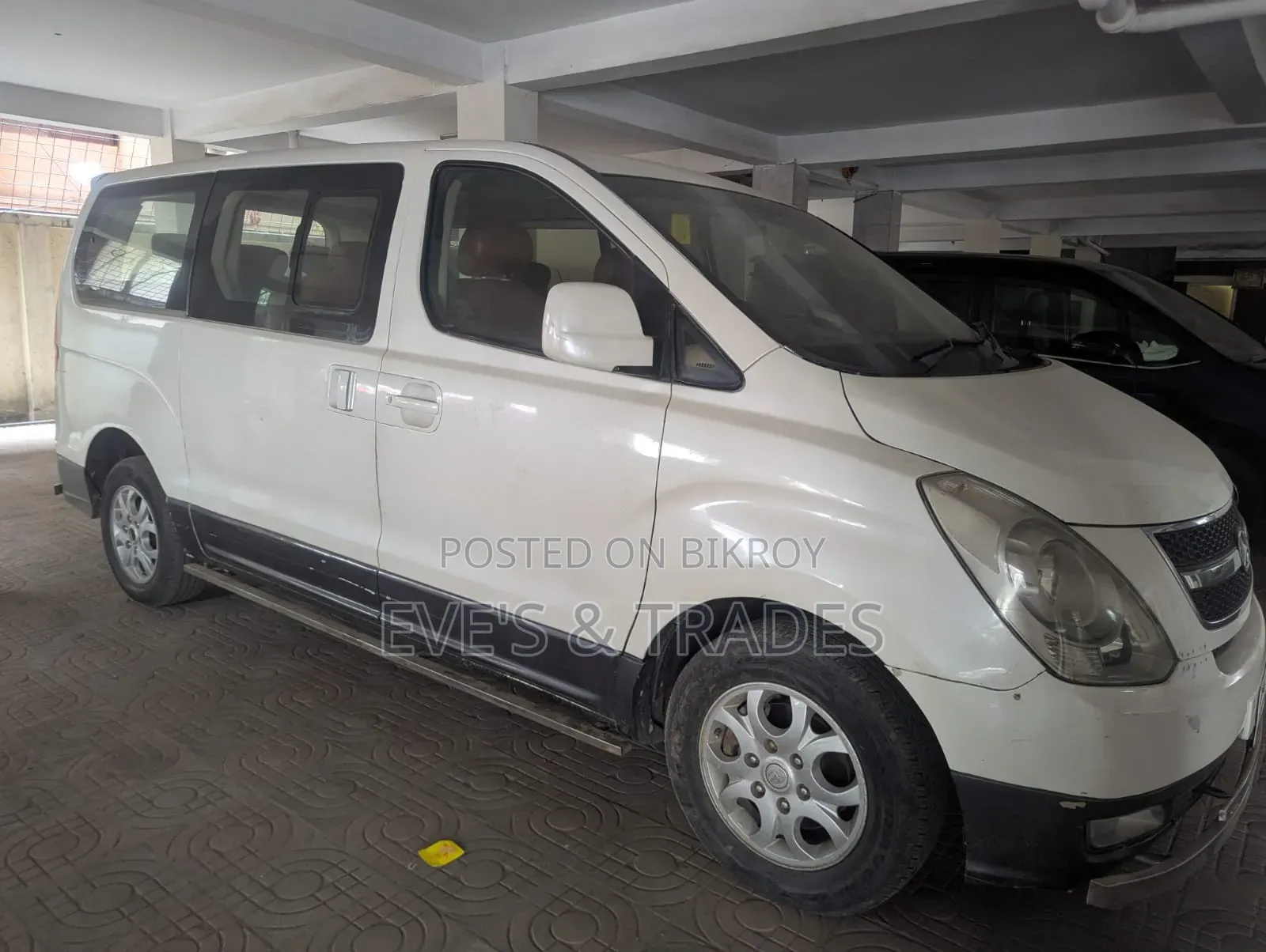 Hyundai H1 2011 White