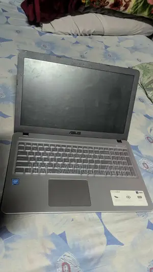 Laptop Asus A540LJ 8GB Intel Core I3 HDD+SSD 256GB