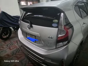 Toyota Aqua 2018 Silver