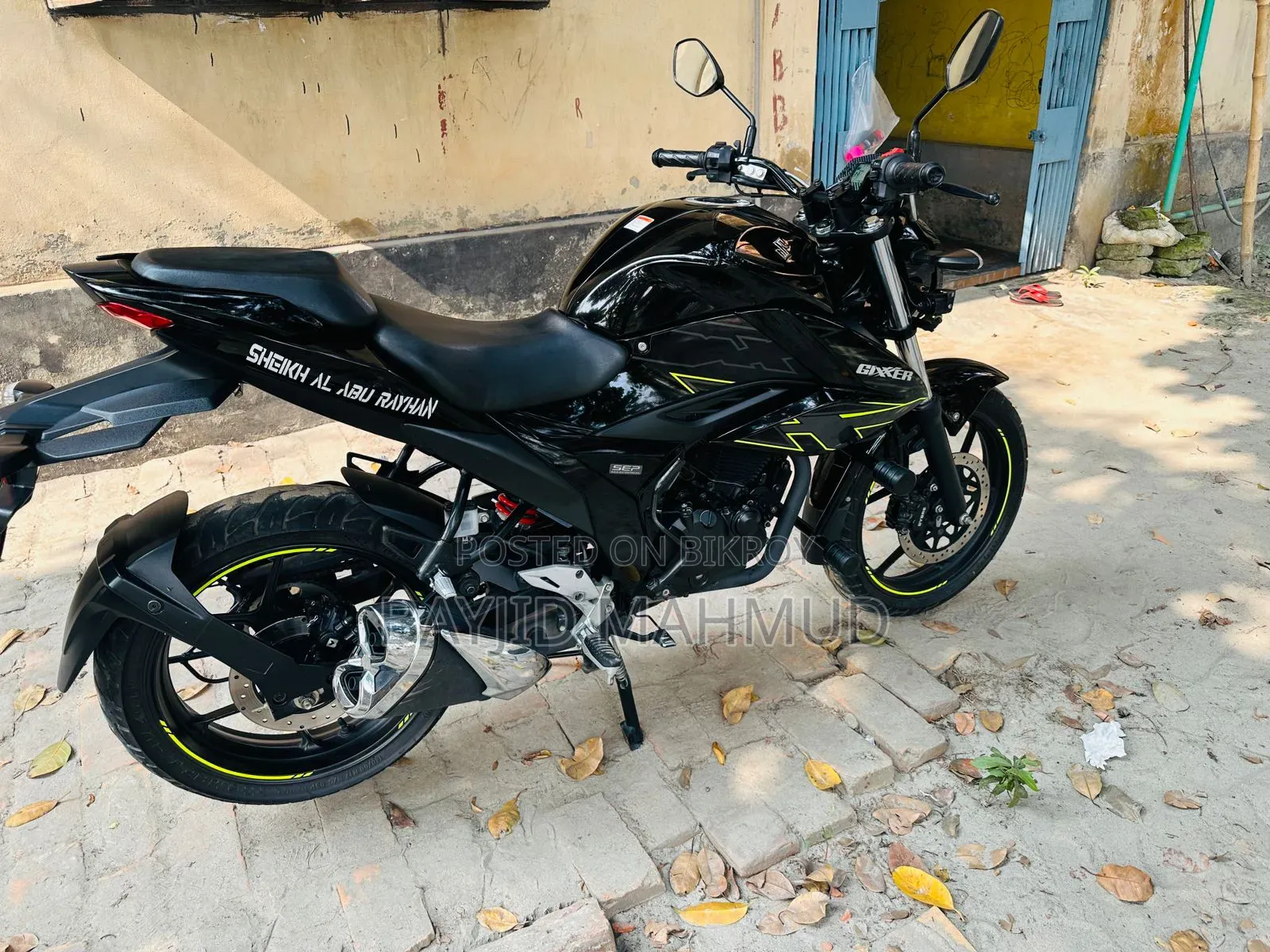 সুজুকি ২০২৩ ব্ল্যাক