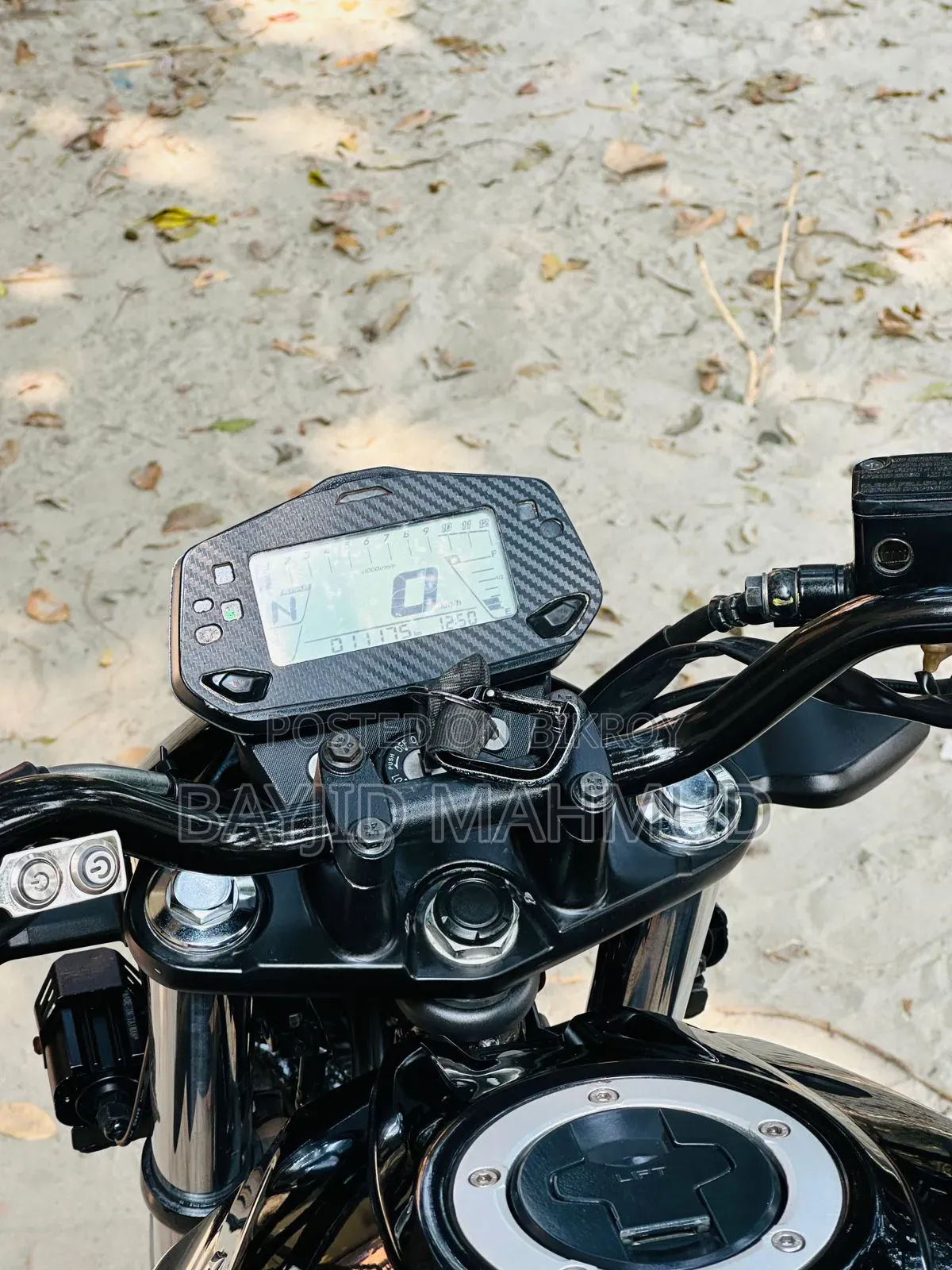 সুজুকি ২০২৩ ব্ল্যাক