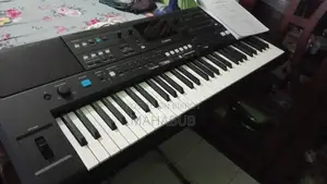 Yamaha PSR-E483