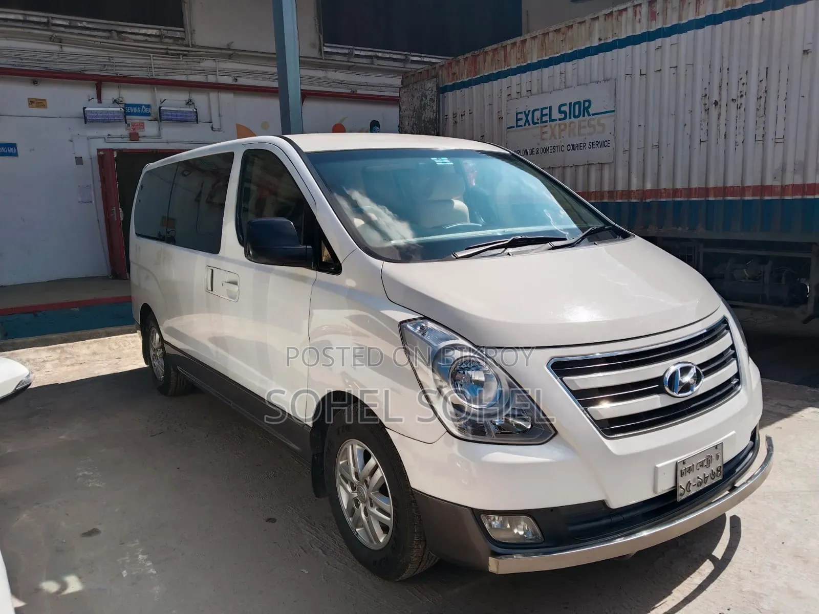 Hyundai H1 2016 White