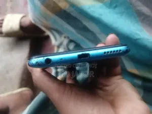 Vivo Y1s 32 GB Blue