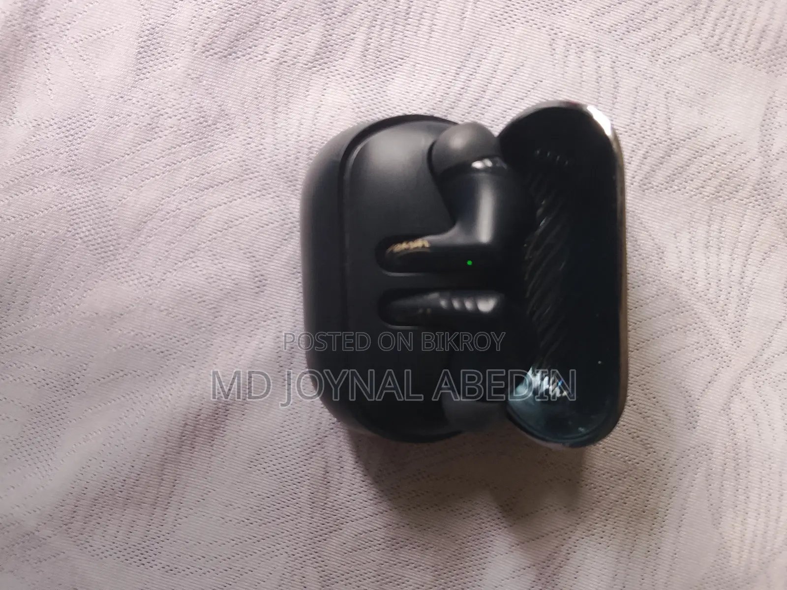 Selling Oraimo Air Bird