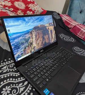 Laptop 8GB Intel Core I3 HDD+SSD 2T