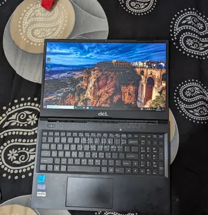 Laptop 8GB Intel Core I3 HDD+SSD 2T