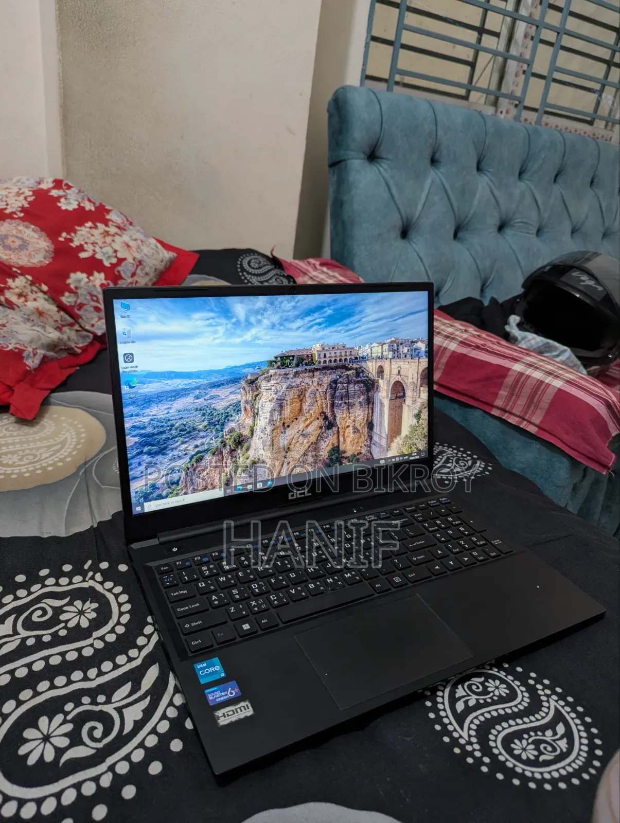 Laptop 8GB Intel Core I3 HDD+SSD 2T