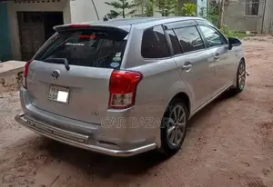 Toyota Corolla Fielder 1.5 Hybrid Front Wheel Drive 2014 Silver