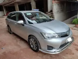 Toyota Corolla Fielder 1.5 Hybrid Front Wheel Drive 2014 Silver
