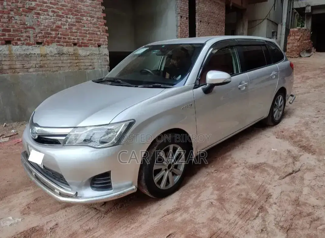Toyota Corolla Fielder 1.5 Hybrid Front Wheel Drive 2014 Silver