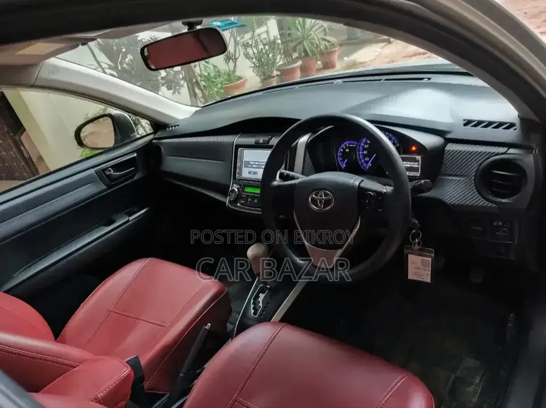 Toyota Corolla Fielder 1.5 Hybrid Front Wheel Drive 2014 Silver
