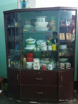 Showcase Sale at Low Price