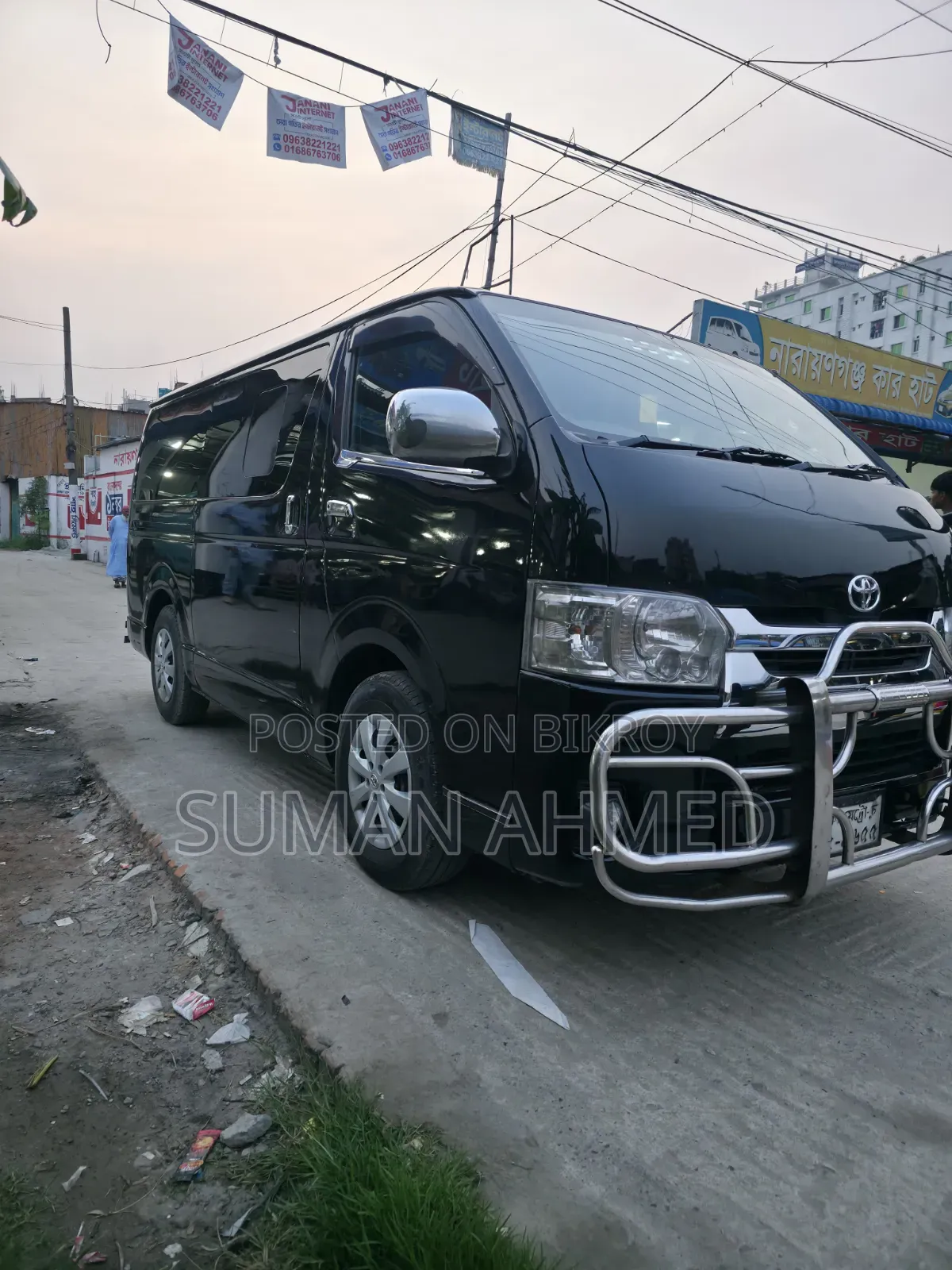 Toyota HiAce 2014 Black