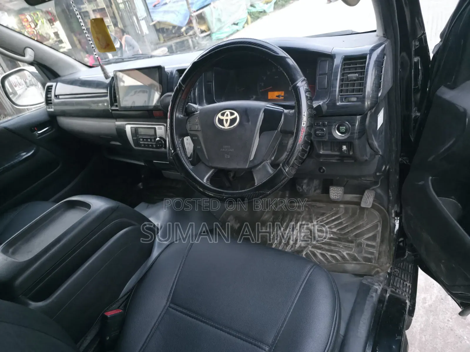 Toyota HiAce 2014 Black