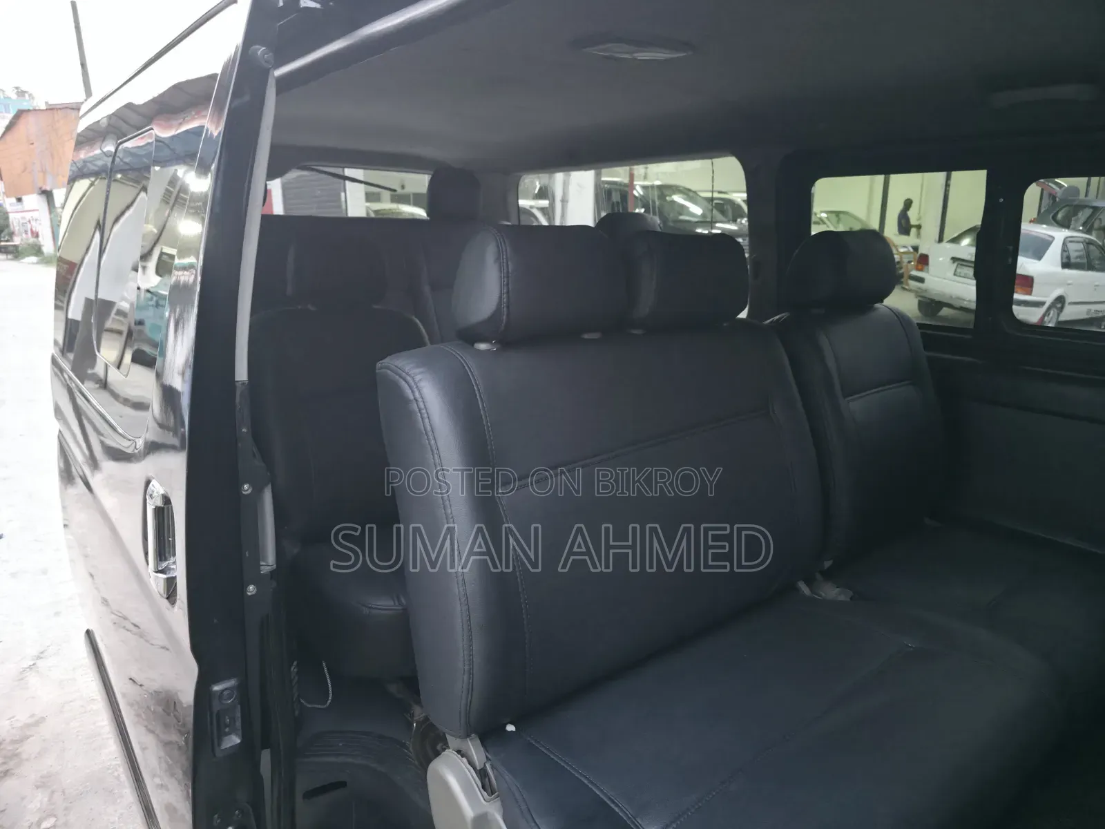 Toyota HiAce 2014 Black