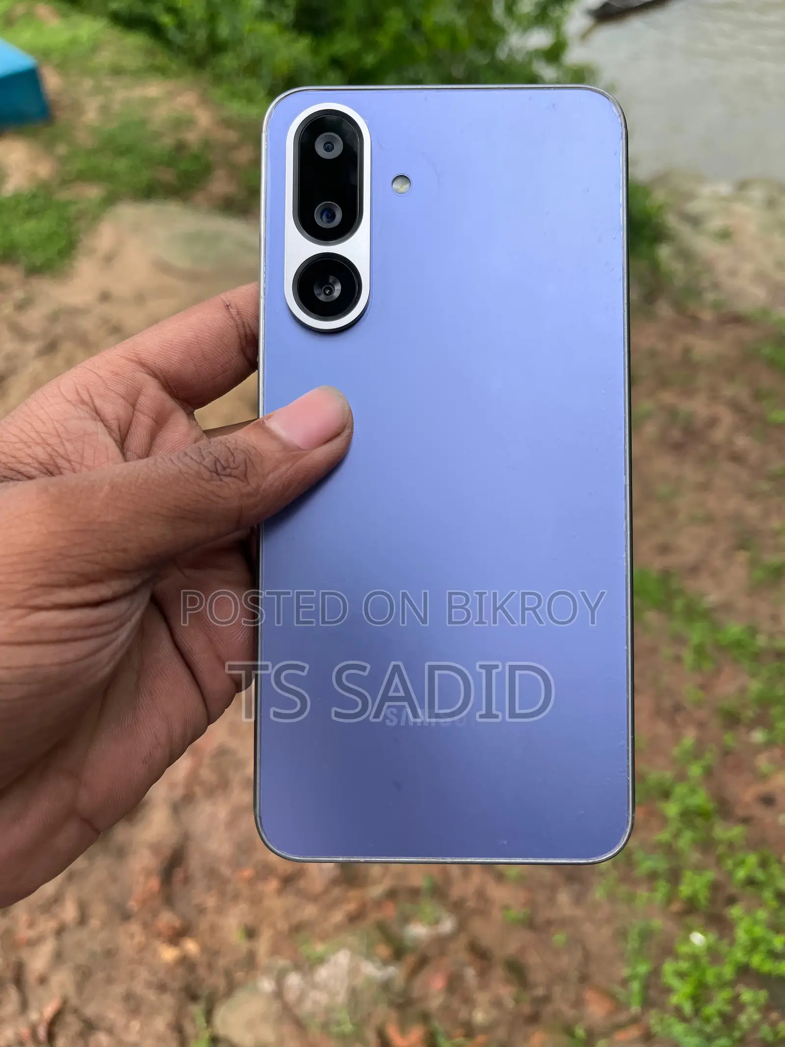 New Samsung 128 GB Blue
