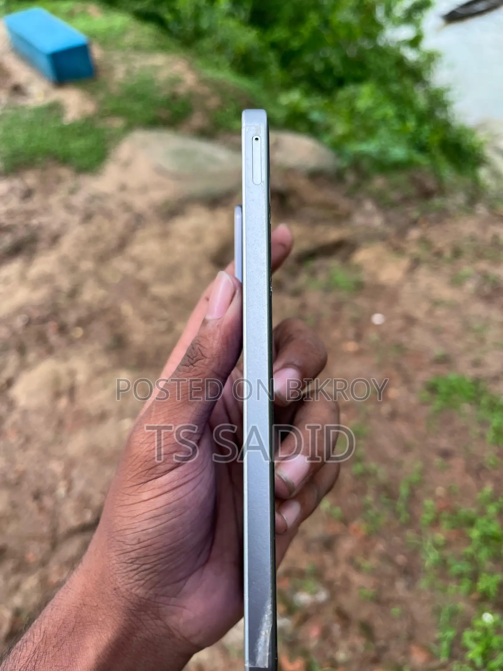 New Samsung 128 GB Blue