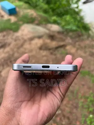 New Samsung 128 GB Blue