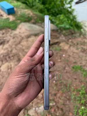 New Samsung 128 GB Blue