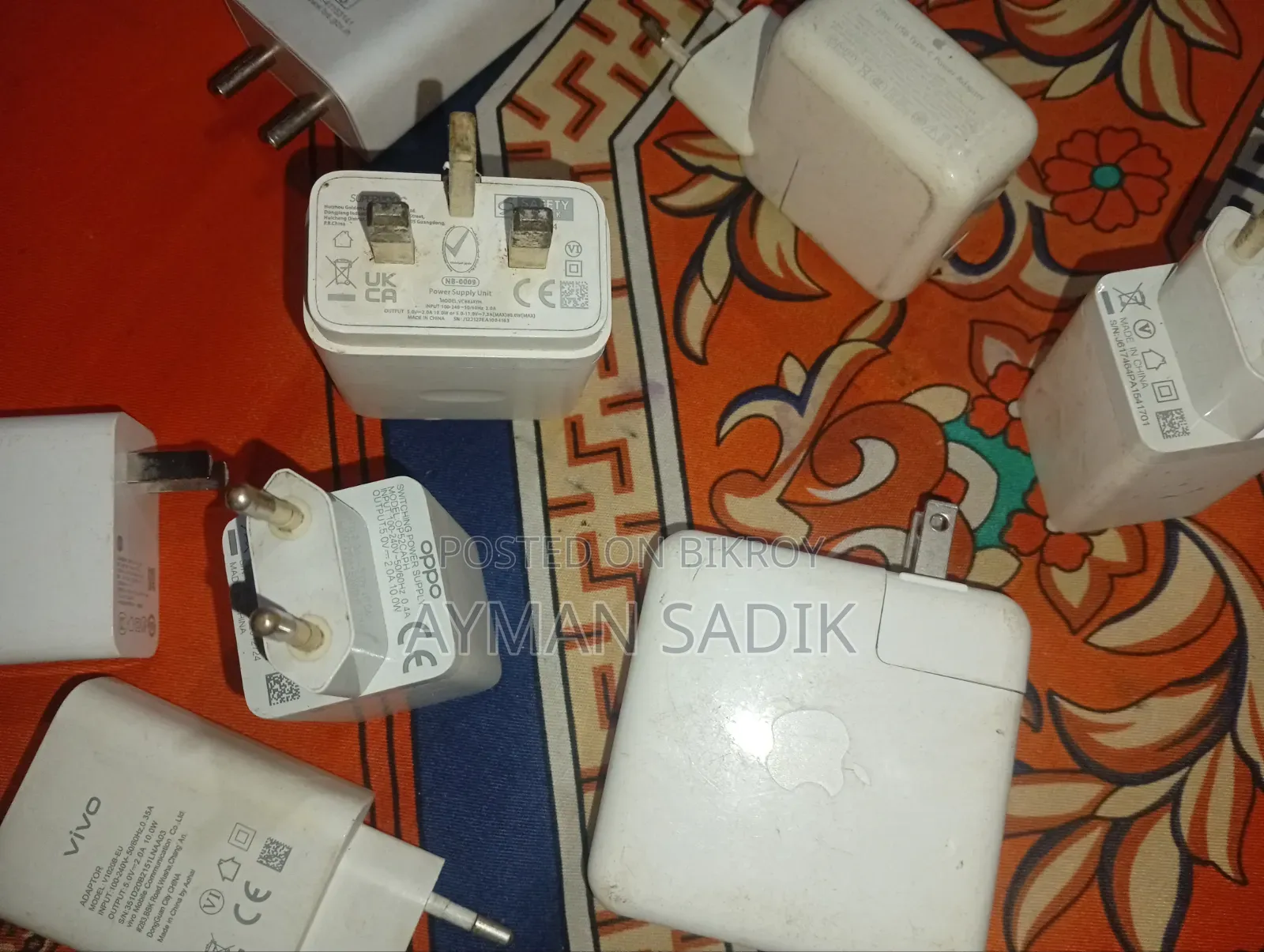 এখানে যেকোনো ওয়াটের অরিজিনাল চার্জার পাবেন
