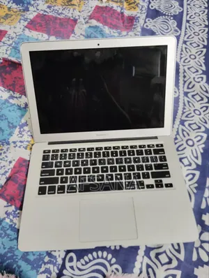 Laptop Apple MacBook 2014 4GB Apple M1 HDD 1T