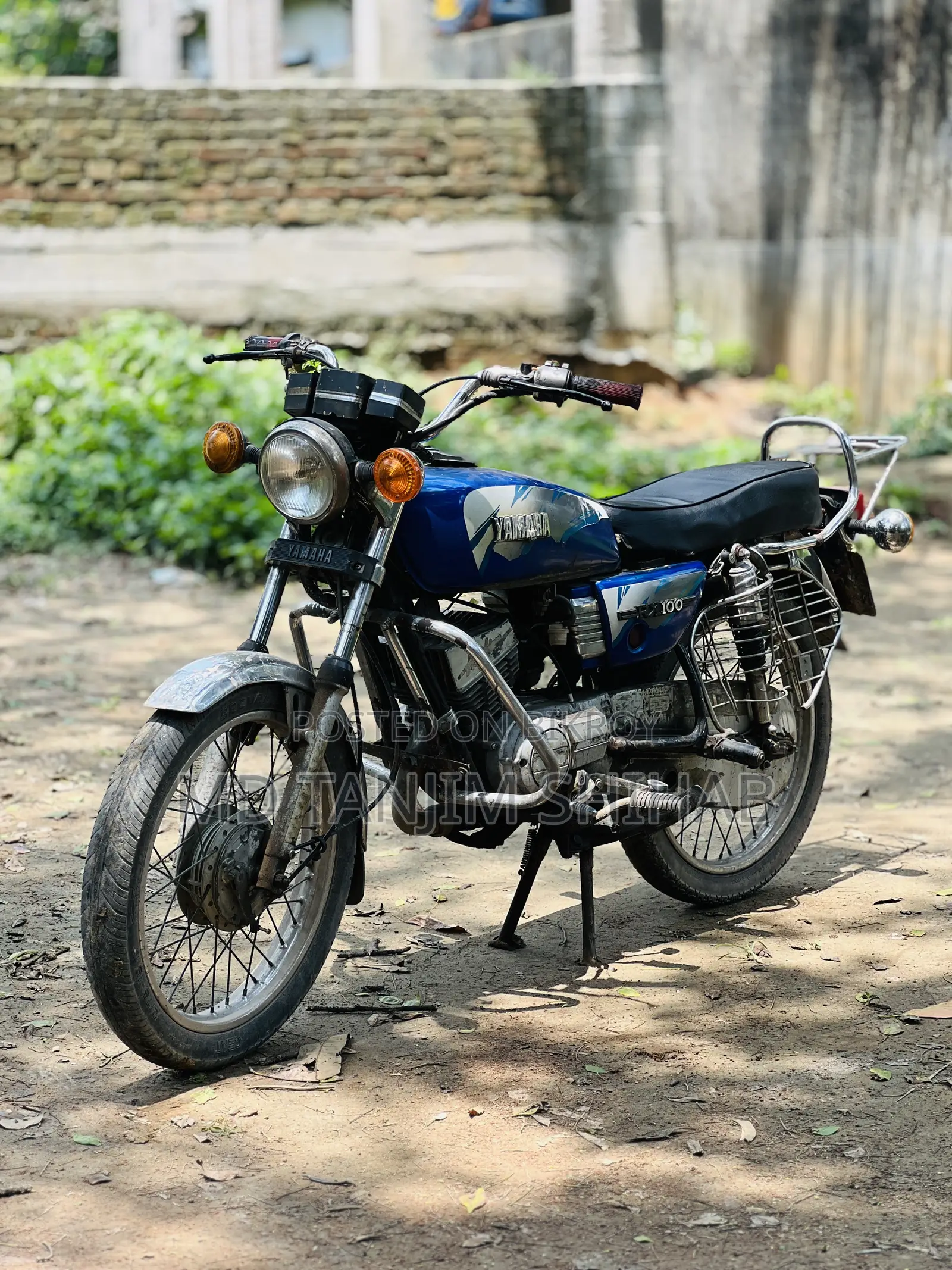 Yamaha 2000 Blue
