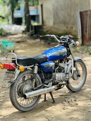 Yamaha 2000 Blue